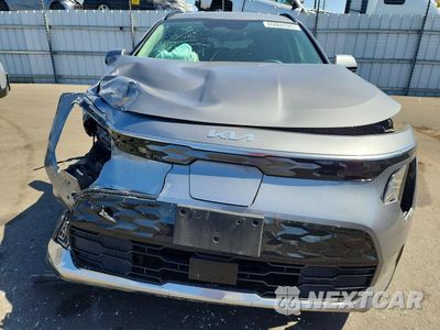 Piąte zdjęcie samochodu w środku: 2025 KIA NIRO WIND VIN:KNDCR3L12S5133096 - miniatura