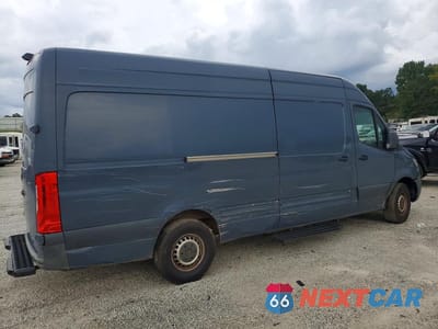 Trzecie zdjęcie samochodu z tyłu: 2019 MERCEDES-BENZ SPRINTER 2500/3500 DELIVERY VAN VIN:WD4PF1CD1KP131729 - miniatura
