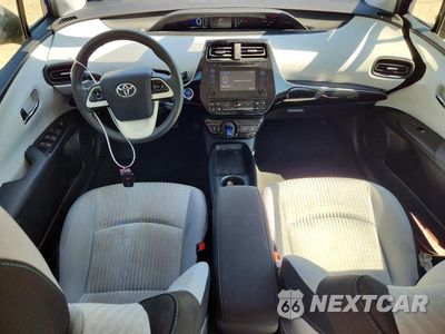 Zdjęcie 8 z 12 samochodu: 2018 TOYOTA PRIUS TWO VIN:JTDKBRFU8J3583306 - miniatura