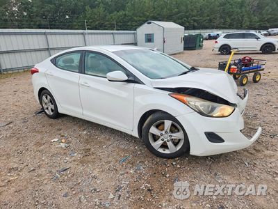 Czwarte zdjęcie samochodu z boku: 2013 HYUNDAI ELANTRA GLS VIN:5NPDH4AE9DH322771 - miniatura