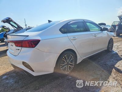 Trzecie zdjęcie samochodu z tyłu: 2022 KIA FORTE GT LINE VIN:3KPF54ADXNE458650 - miniatura