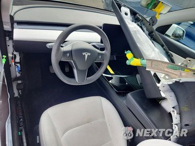 Zdjęcie 8 z 14 samochodu: 2022 TESLA MODEL Y VIN:7SAYGDEE4NF391210 - miniatura