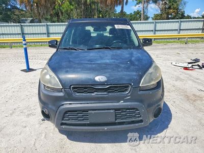 Piąte zdjęcie samochodu w środku: 2013 KIA SOUL + VIN:KNDJT2A65D7593698 - miniatura