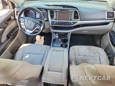 Zdjęcie 8 z 13 samochodu: 2019 TOYOTA HIGHLANDER LE PLUS VIN:5TDZZRFH6KS293756 - miniatura