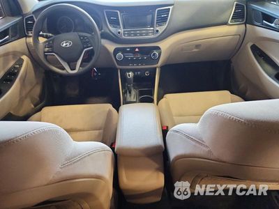 Zdjęcie 8 z 12 samochodu: 2017 HYUNDAI TUCSON SE VIN:KM8J33A43HU501141 - miniatura