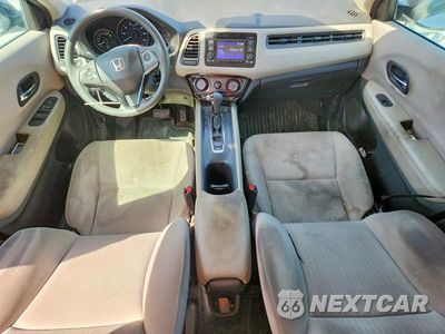 Zdjęcie 8 z 13 samochodu: 2018 HONDA HR-V LX VIN:3CZRU5H31JG700947 - miniatura