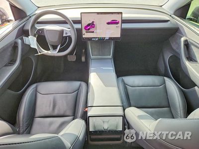 Zdjęcie 8 z 12 samochodu: 2026 TESLA MODEL Y VIN:7SAYGDED7TF389780 - miniatura