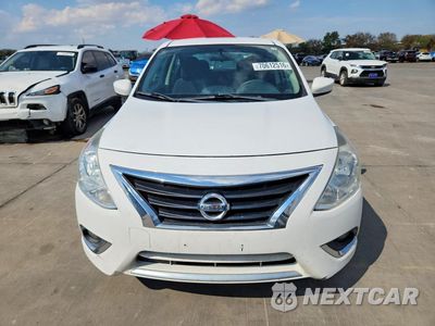 Piąte zdjęcie samochodu w środku: 2016 NISSAN VERSA 1.6 S VIN:3N1CN7AP9GL885754 - miniatura