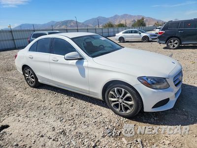 Czwarte zdjęcie samochodu z boku: 2015 MERCEDES-BENZ C 300 VIN:55SWF4JBXFU052759 - miniatura