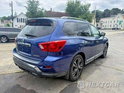 Trzecie zdjęcie samochodu z tyłu: 2018 NISSAN PATHFINDER PLATINUM VIN:5N1DR2MN0JC620741 - miniatura