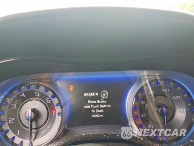 Zdjęcie 9 z 12 samochodu: 2017 CHRYSLER 300 S VIN:2C3CCABG0HH585758 - miniatura