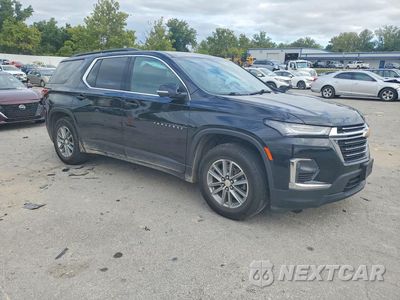Czwarte zdjęcie samochodu z boku: 2023 CHEVROLET TRAVERSE LT VIN:1GNERGKWXPJ333520 - miniatura