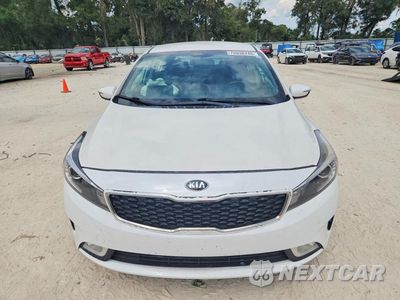 Piąte zdjęcie samochodu w środku: 2017 KIA FORTE EX VIN:KNAFX5A87H5712752 - miniatura
