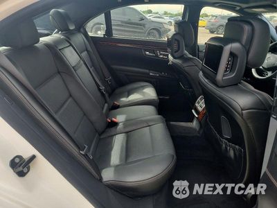 Zdjęcie 10 z 12 samochodu: 2011 MERCEDES-BENZ S 63 AMG VIN:WDDNG7EB7BA369753 - miniatura