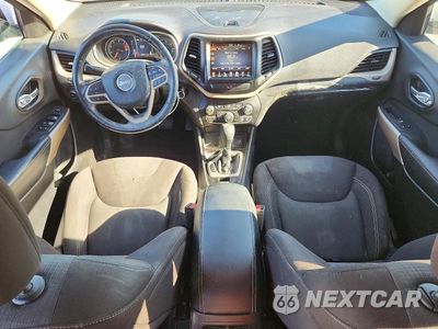 Zdjęcie 8 z 13 samochodu: 2017 JEEP CHEROKEE LATITUDE VIN:1C4PJLCB6HD232696 - miniatura