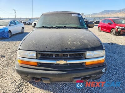 Piąte zdjęcie samochodu w środku: 2000 CHEVROLET BLAZER VIN:1GNCT18W0YK104630 - miniatura