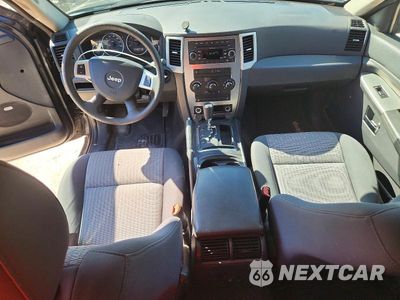 Zdjęcie 8 z 13 samochodu: 2010 JEEP GRAND CHEROKEE LAREDO VIN:1J4PR4GK1AC152009 - miniatura