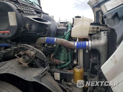 Zdjęcie 11 z 14 samochodu: 2017 VOLVO VNL SEMI TRUCK VIN:4V4NC9EH4HN980643 - miniatura