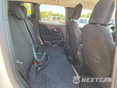 Zdjęcie 10 z 12 samochodu: 2021 JEEP RENEGADE LATITUDE VIN:ZACNJDBB5MPM48045 - miniatura