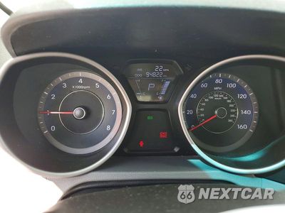 Zdjęcie 9 z 12 samochodu: 2013 HYUNDAI ELANTRA GLS VIN:KMHDH4AE0DU646743 - miniatura