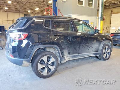 Trzecie zdjęcie samochodu z tyłu: 2018 JEEP COMPASS LATITUDE VIN:3C4NJDBB9JT113331 - miniatura