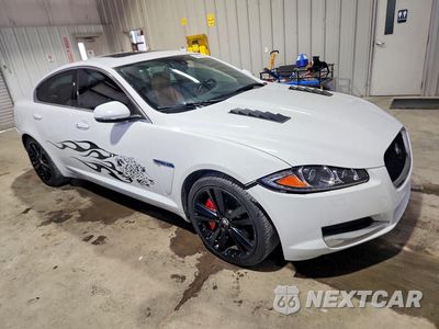 Czwarte zdjęcie samochodu z boku: 2014 JAGUAR XF VIN:SAJWJ0EF2E8U18137 - miniatura