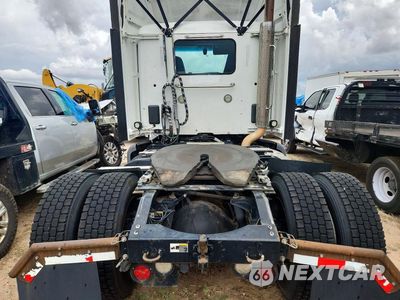 Zdjęcie 6 z 12 samochodu: 2019 PETERBILT 579 SEMI TRUCK VIN:1XPBA48X4KD478611 - miniatura