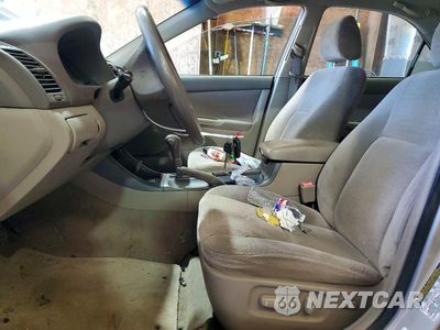 Zdjęcie 7 z 12 samochodu: 2004 TOYOTA CAMRY LE VIN:4T1BE32KX4U362048 - miniatura