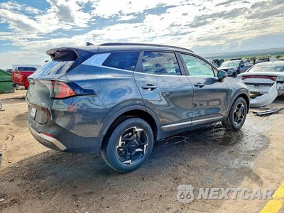 Trzecie zdjęcie samochodu z tyłu: 2026 KIA SPORTAGE HYBRID EX VIN:KNDPVDDG8T7378822 - miniatura