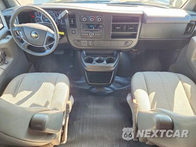 Zdjęcie 8 z 13 samochodu: 2010 CHEVROLET EXPRESS G2500 LS VIN:1GAZGPDG4A1176573 - miniatura
