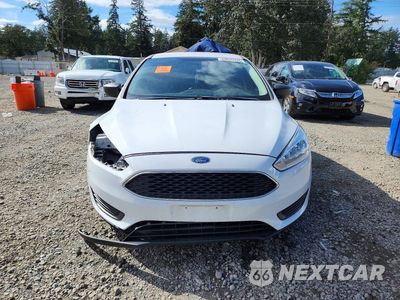 Piąte zdjęcie samochodu w środku: 2018 FORD FOCUS S VIN:1FADP3E27JL313903 - miniatura