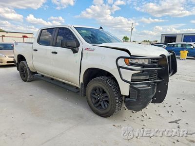 Czwarte zdjęcie samochodu z boku: 2021 CHEVROLET SILVERADO K1500 LT TRAIL BOSS VIN:1GCPYFED9MZ324099 - miniatura