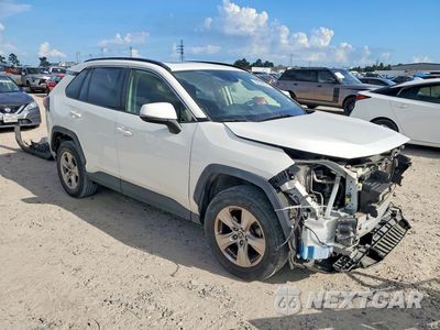 Czwarte zdjęcie samochodu z boku: 2020 TOYOTA RAV4 XLE VIN:JTMW1RFV3LD061032 - miniatura