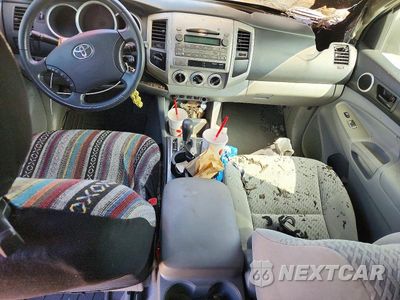 Zdjęcie 8 z 13 samochodu: 2010 TOYOTA TACOMA V6 VIN:3TMLU4EN2AM055674 - miniatura