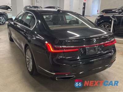 Trzecie zdjęcie samochodu z tyłu: 2022 BMW 740 I VIN:WBA7T2C00NCH24385 - miniatura
