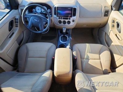 Zdjęcie 8 z 14 samochodu: 2005 FORD ESCAPE XLS VIN:1FMYU02Z15KD89208 - miniatura