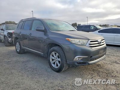 Czwarte zdjęcie samochodu z boku: 2012 TOYOTA HIGHLANDER BASE VIN:5TDBK3EH8CS165217 - miniatura