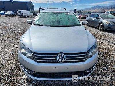Piąte zdjęcie samochodu w środku: 2014 VOLKSWAGEN PASSAT S VIN:1VWAT7A37EC028250 - miniatura
