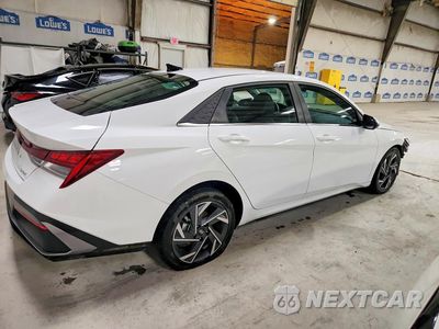 Trzecie zdjęcie samochodu z tyłu: 2025 HYUNDAI ELANTRA LIMITED VIN:KMHLP4DG9SU005759 - miniatura