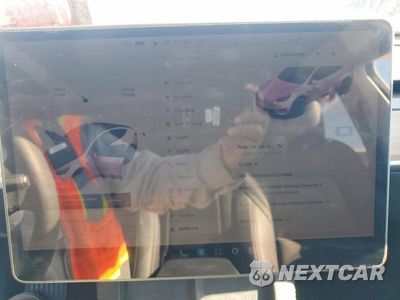 Zdjęcie 9 z 13 samochodu: 2025 TESLA MODEL Y VIN:7SAYGDED4SF275816 - miniatura