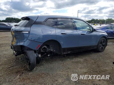 Trzecie zdjęcie samochodu z tyłu: 2025 BMW IX XDRIVE50 VIN:WB523CF09SCS28553 - miniatura