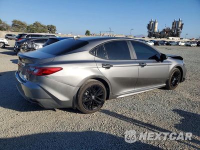 Trzecie zdjęcie samochodu z tyłu: 2025 TOYOTA CAMRY SE VIN:4T1DAACK5SU616382 - miniatura