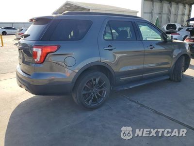 Trzecie zdjęcie samochodu z tyłu: 2017 FORD EXPLORER XLT VIN:1FM5K8D88HGA88759 - miniatura
