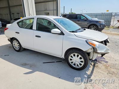 Czwarte zdjęcie samochodu z boku: 2017 NISSAN VERSA S VIN:3N1CN7AP7HL817373 - miniatura