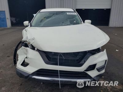 Piąte zdjęcie samochodu w środku: 2018 NISSAN ROGUE S VIN:5N1AT2MT0JC827505 - miniatura