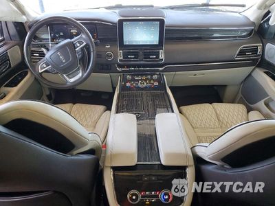 Zdjęcie 8 z 13 samochodu: 2021 LINCOLN NAVIGATOR L BLACK LABEL VIN:5LMJJ3TT8MEL20404 - miniatura