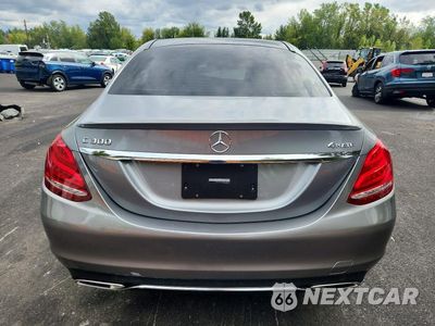 Zdjęcie 6 z 12 samochodu: 2016 MERCEDES-BENZ C 300 4MATIC VIN:55SWF4KB2GU141046 - miniatura