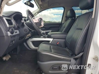 Zdjęcie 7 z 12 samochodu: 2018 NISSAN TITAN XD PRO-4X VIN:1N6AA1F49JN519387 - miniatura