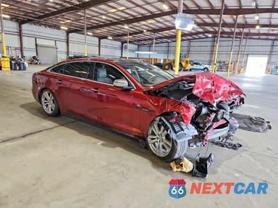 Czwarte zdjęcie samochodu z boku: 2012 JAGUAR XJL VIN:SAJWA2GB3CLV32132 - miniatura