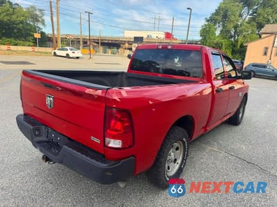 Czwarte zdjęcie samochodu z boku: 2018 RAM 1500 ST VIN:1C6RR6FG2JS272406 - miniatura
